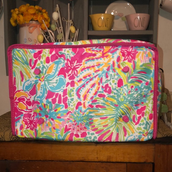 Lilly Pulitzer Large Beach Cooler Featured in Spot Ya - Picture 8 of 13